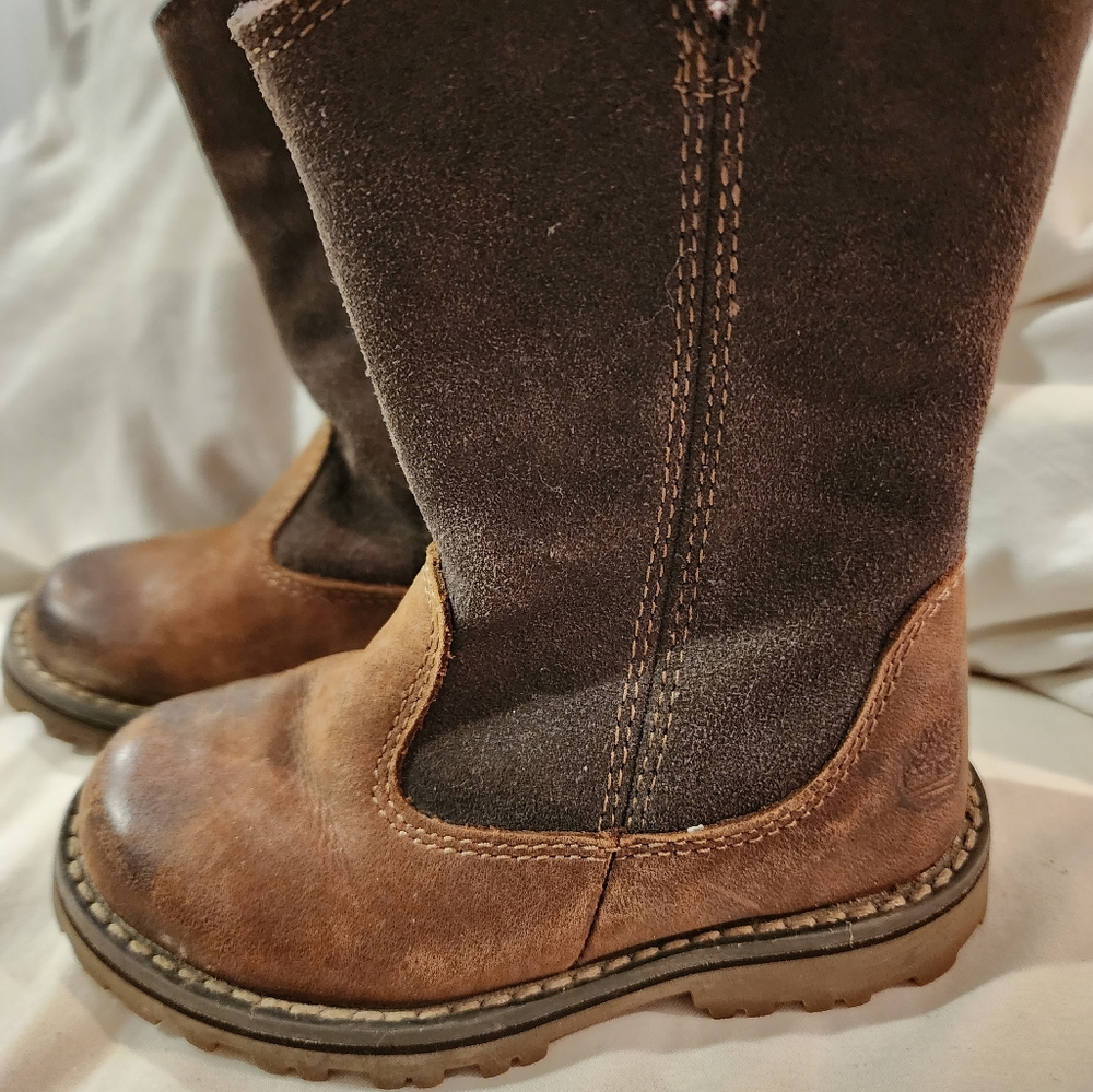 Size 6 toddler timberland kids boots.  Guc - Picture 2 of 4